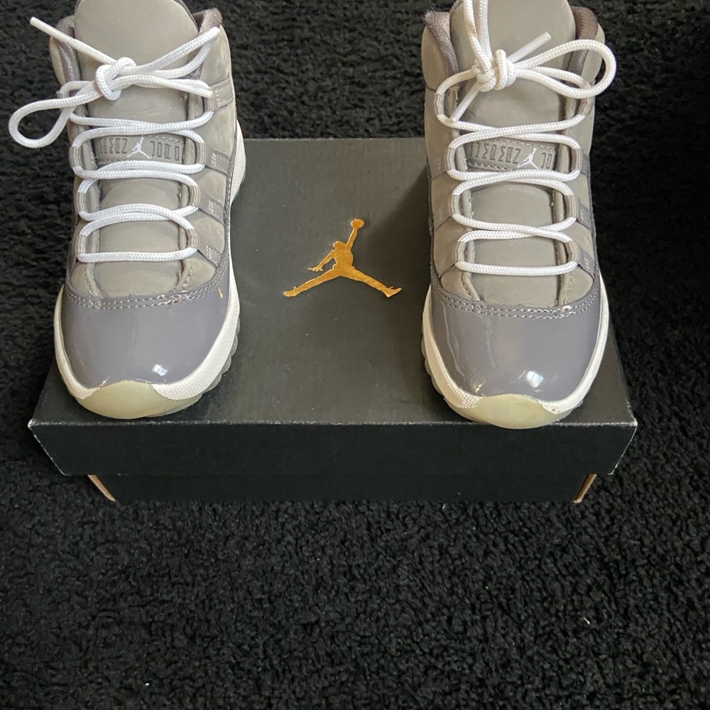 Jordan Kids Sneakers in Gray and White